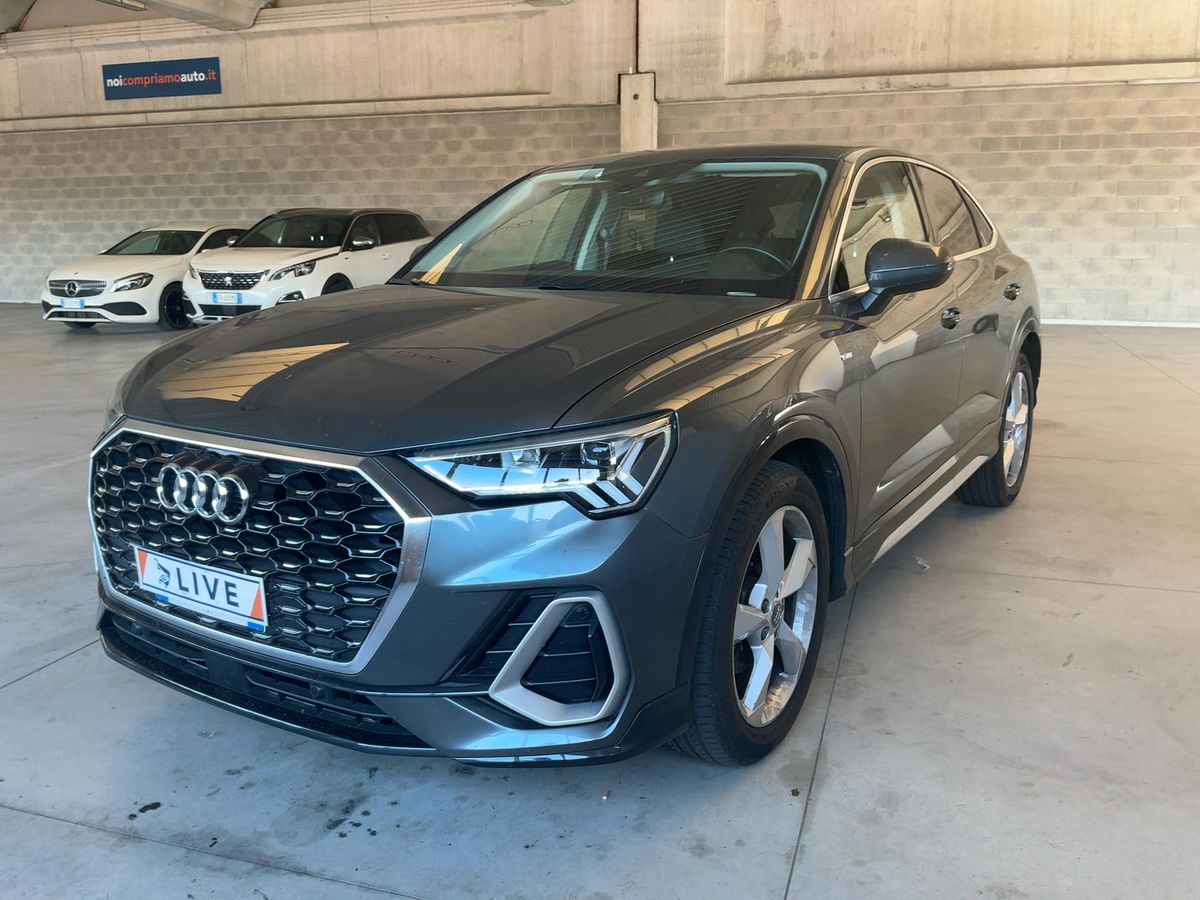 Audi Q3 2019 — photo 1