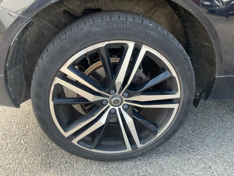 Volvo XC60 2.0 T8 Plug-in Hybrid Inscription Luxe AWD 2018 – снимка 9
