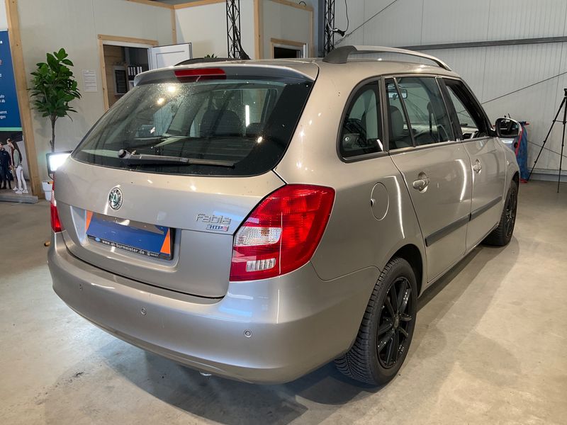 Skoda Fabia 1.2 Ambiente 2009 – снимка 2