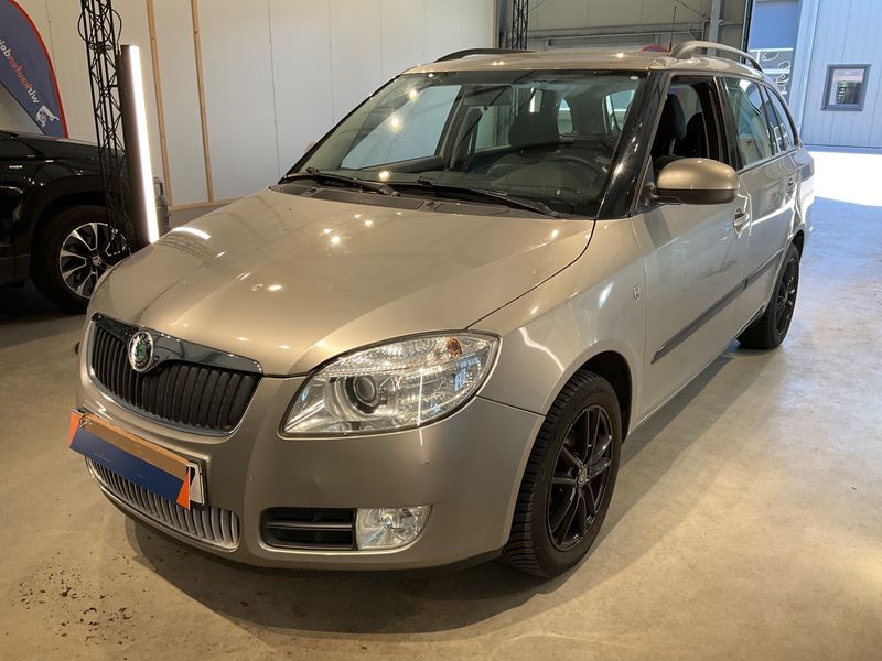 Skoda Fabia 1.2 Ambiente 2009 – снимка 1