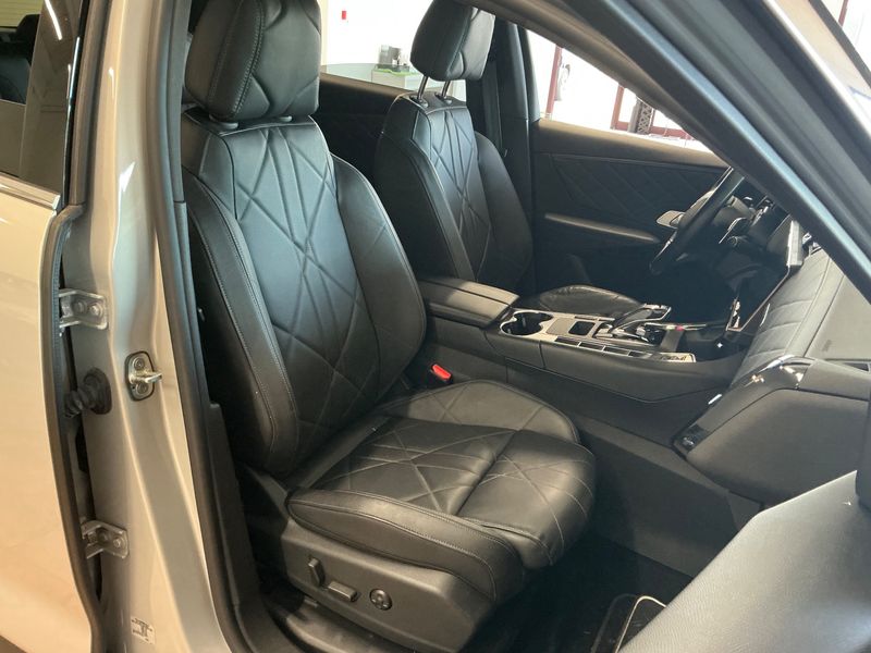 DS Automobiles DS7 Crossback 1.5 Blue-HDi Grand Chic — zdjęcie 11