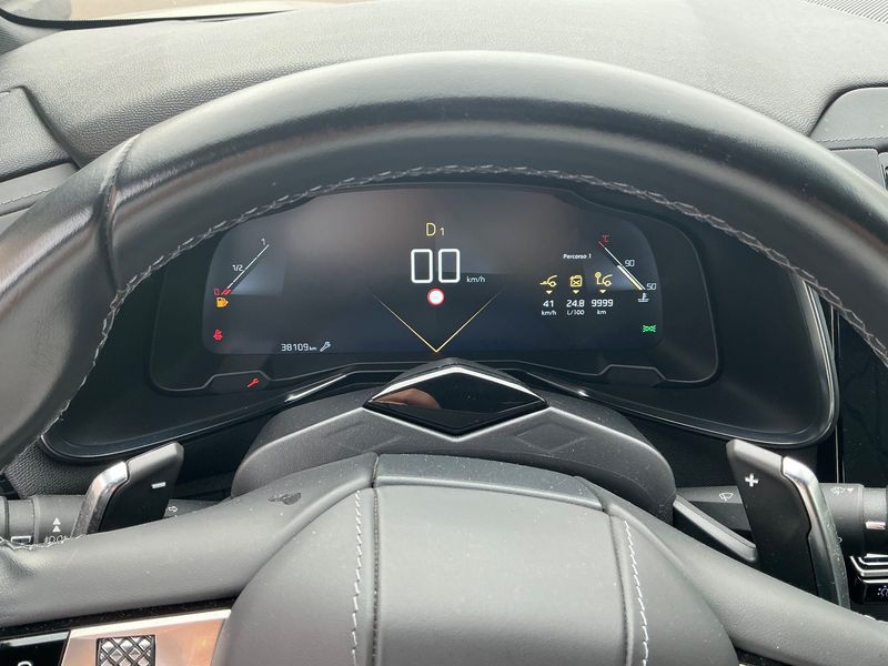 DS Automobiles DS7 Crossback 1.5 Blue-HDi Grand Chic — zdjęcie 13
