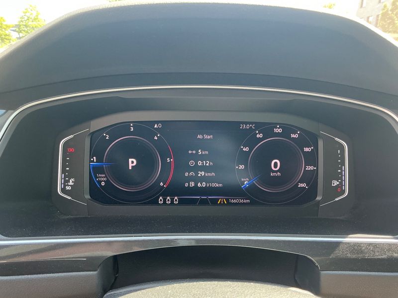 Volkswagen Tiguan 2.0 TDI Highline BlueMotion Tech 2019 – снимка 18