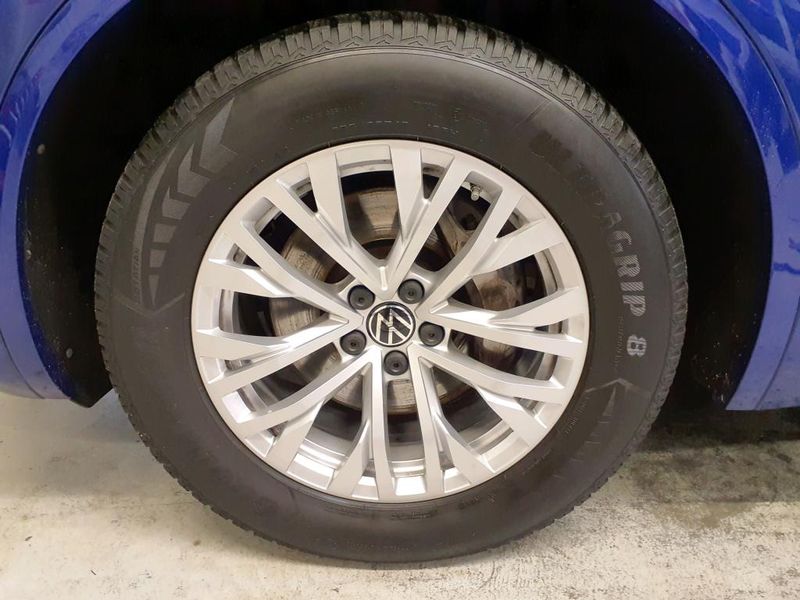 Volkswagen Touareg 3.0 V6 TDI R-Line 4Motion — zdjęcie 25