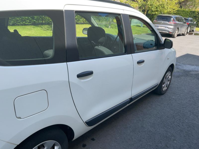 Dacia Lodgy 1.3 TCe Comfort — zdjęcie 7