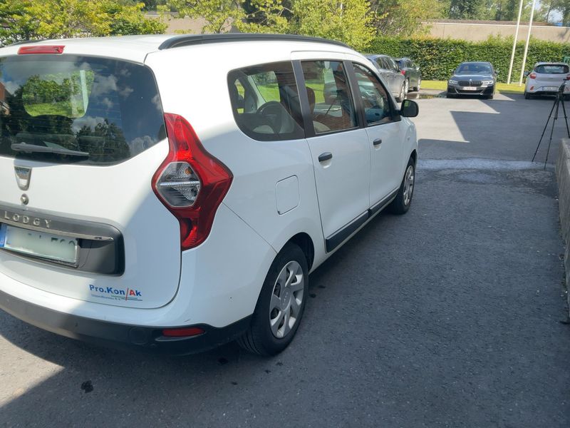 Dacia Lodgy 1.3 TCe Comfort — zdjęcie 6