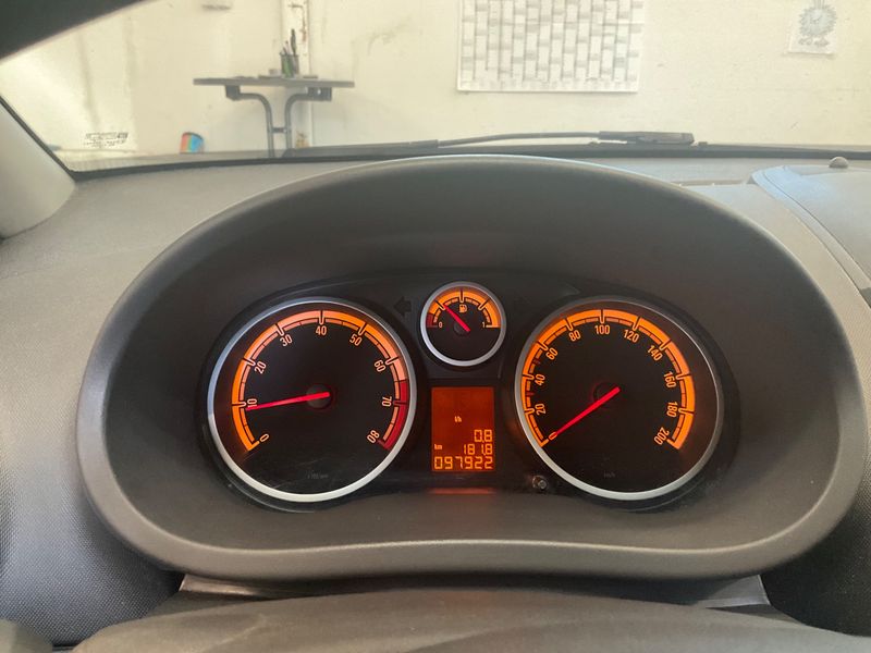 Opel Corsa 1.4 Edition "111 Jahre" 2010 – снимка 4