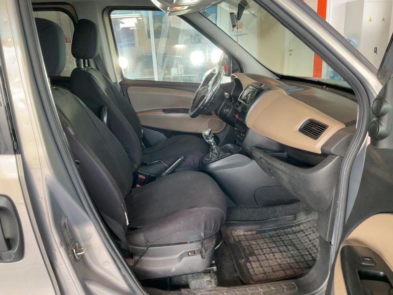 Opel Combo 1.6 CDTI DPF Edition L1H1 — zdjęcie 11