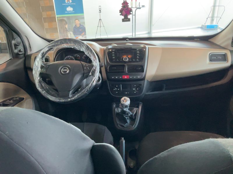 Opel Combo 1.6 CDTI DPF Edition L1H1 — zdjęcie 12