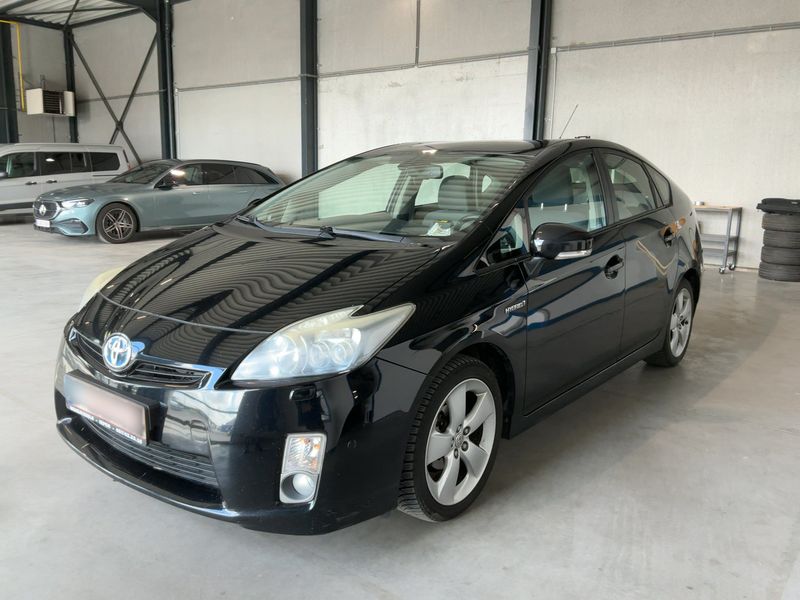 Toyota Prius 1.8 Executive — zdjęcie 2