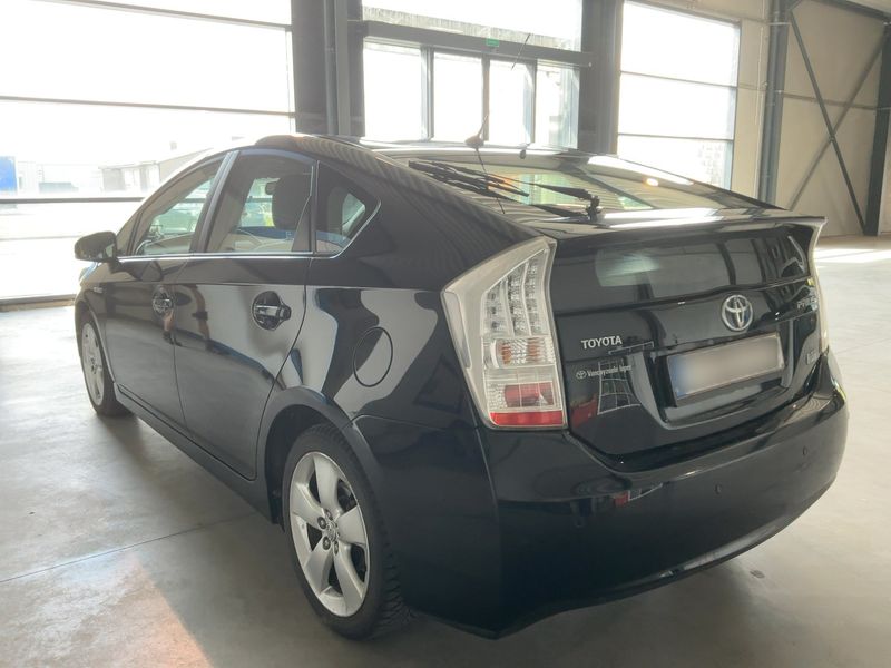 Toyota Prius 1.8 Executive — zdjęcie 3