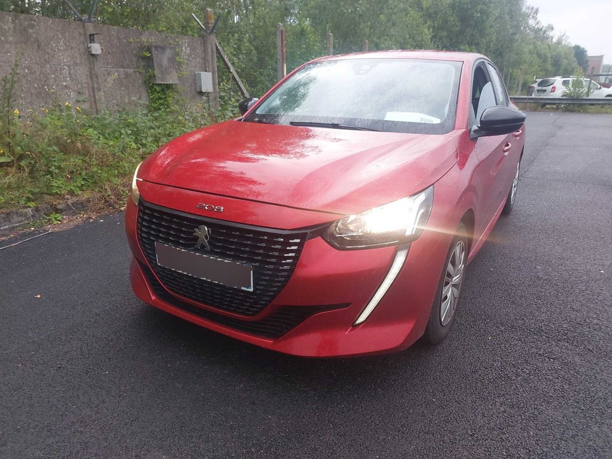 Peugeot 208 2022 — photo 1