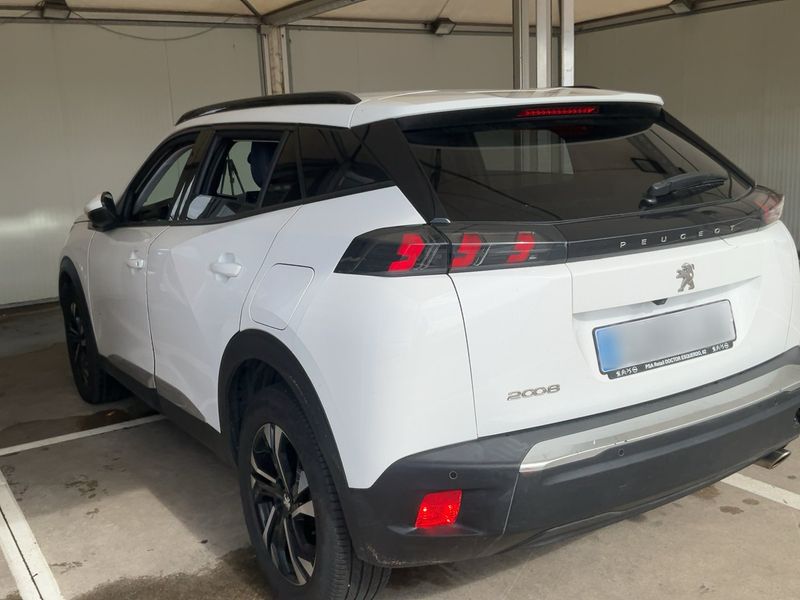 Peugeot 2008 1.5 Blue-HDi Allure — zdjęcie 3