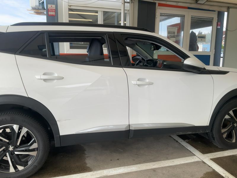 Peugeot 2008 1.5 Blue-HDi Allure — zdjęcie 7