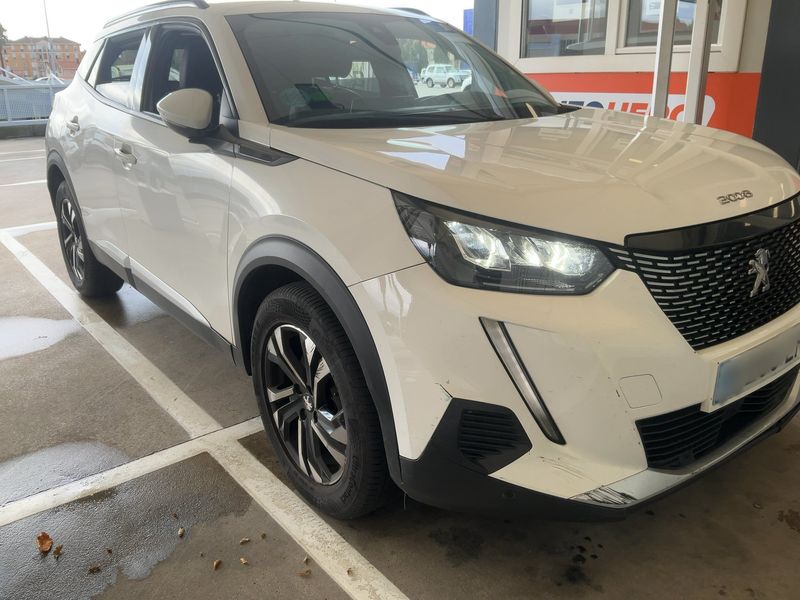 Peugeot 2008 1.5 Blue-HDi Allure — zdjęcie 8