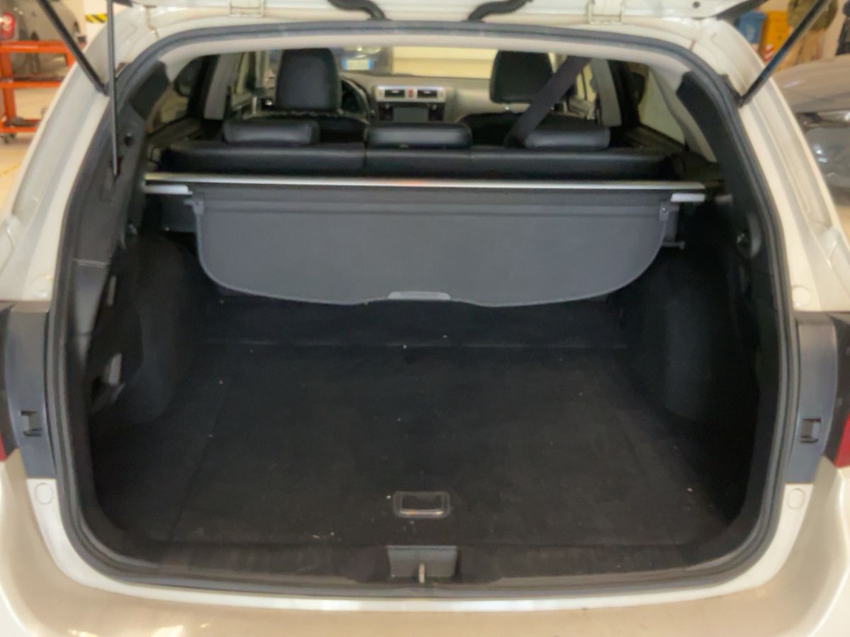 Subaru Outback 2016 — photo 16