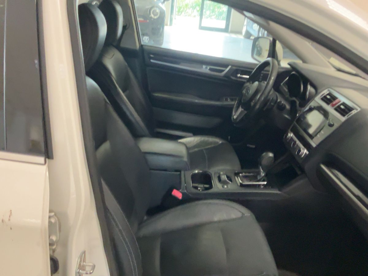 Subaru Outback 2016 — photo 17