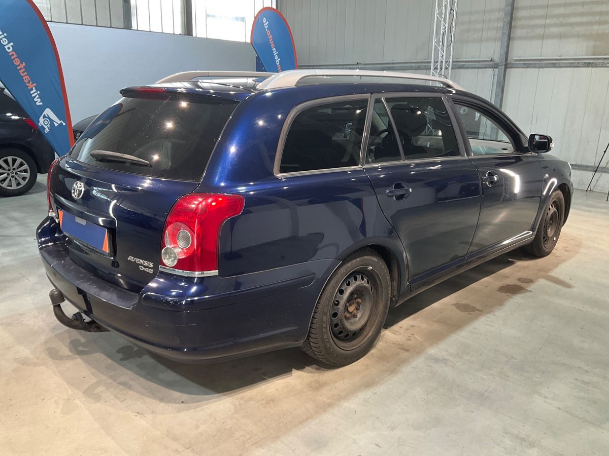 Toyota Avensis 2.2 D-4D D-Cat Executive