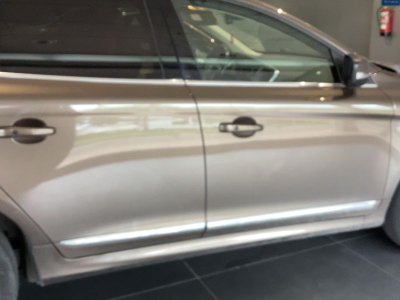 Volvo XC60 2.4 D5 Momentum AWD — zdjęcie 7