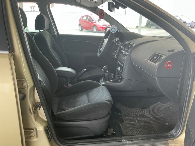 Ford Mondeo 2.0 TDCi Ghia — zdjęcie 3