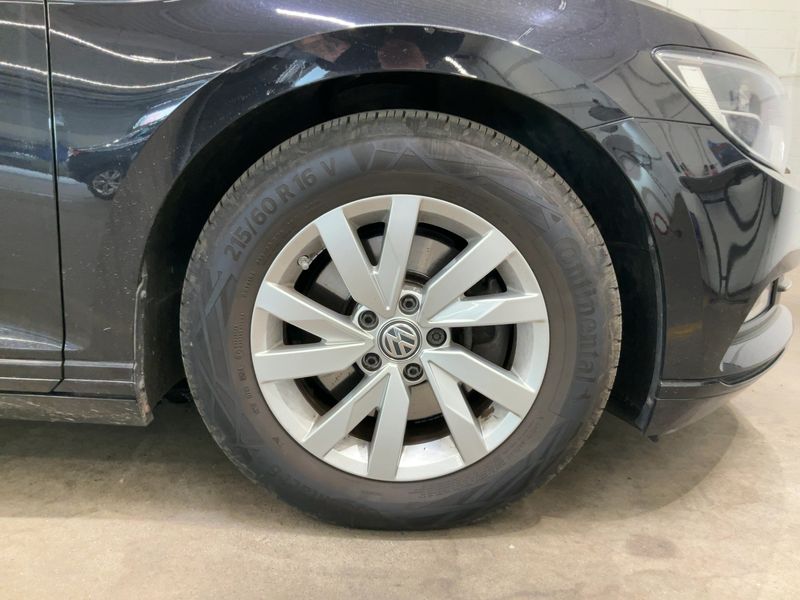 Volkswagen Passat 2.0 TDI Comfortline BlueMotion Tech 2018 – снимка 11