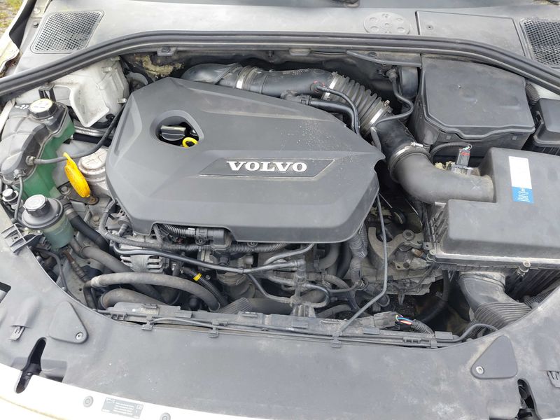 Volvo V60 1.6 T3 Kinetic — zdjęcie 8