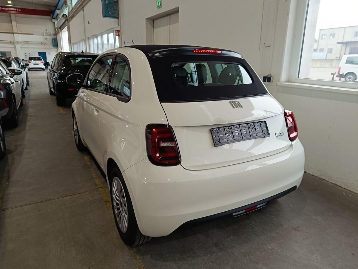 Fiat 500e Cabrio electric drive 87 kW