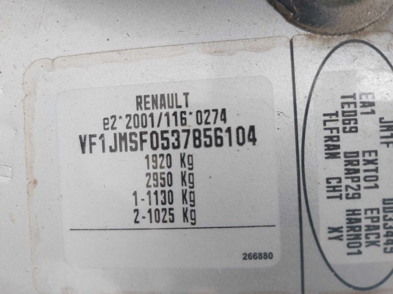 Renault Scenic 1.5 dCi Latitude — zdjęcie 15