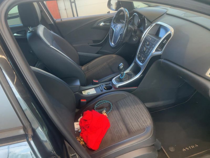 Opel Astra 1.6 CDTI DPF Style — zdjęcie 11
