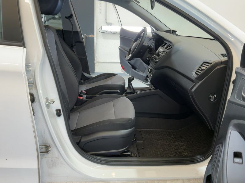 Hyundai i20 1.2 Life — zdjęcie 11