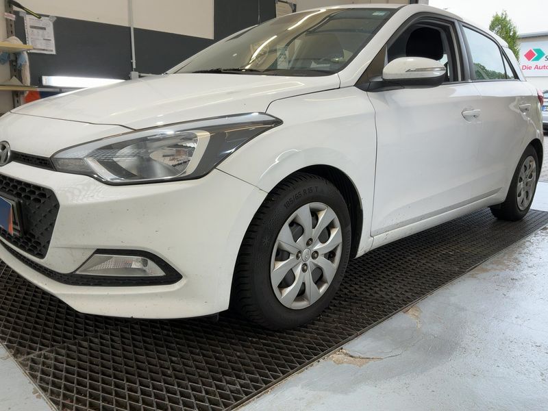 Hyundai i20 1.2 Life — zdjęcie 2