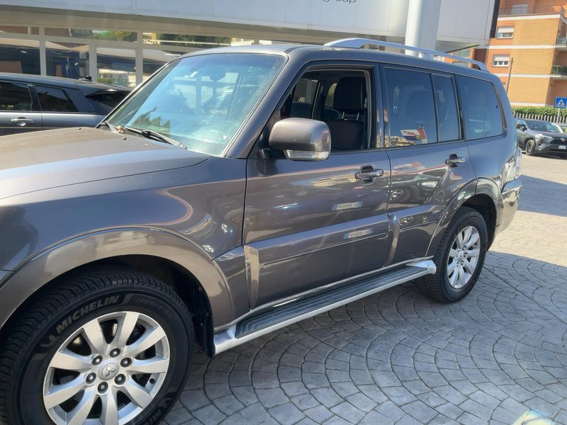 Mitsubishi Pajero 3.2 DI-D Limited Edition — zdjęcie 2