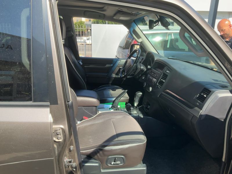 Mitsubishi Pajero 3.2 DI-D Limited Edition — zdjęcie 11