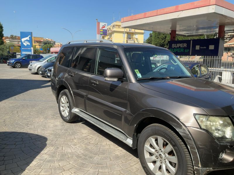 Mitsubishi Pajero 3.2 DI-D Limited Edition — zdjęcie 8