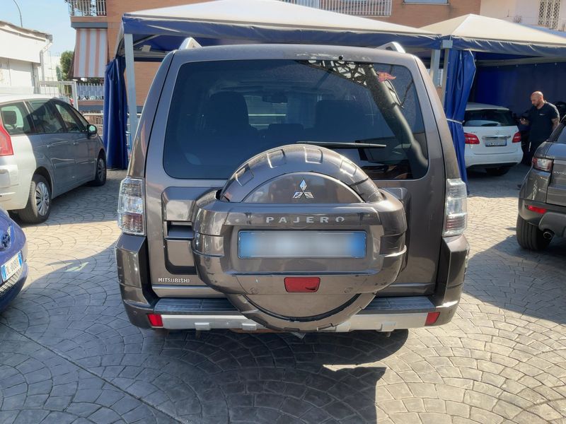 Mitsubishi Pajero 3.2 DI-D Limited Edition — zdjęcie 5