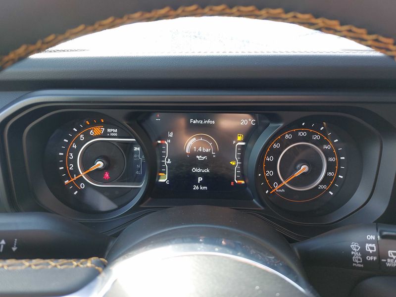 Jeep Wrangler Unlimited 2.0 TGDi Sahara — zdjęcie 12