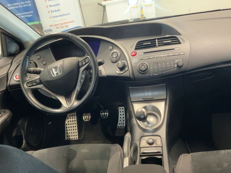 Honda Civic 1.8 VTEC Sport — zdjęcie 12