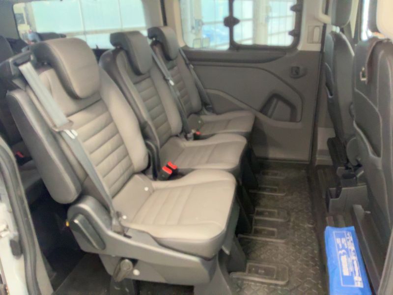 Ford Tourneo Custom 2.0 TDCi EcoBlue L2 Titanium — zdjęcie 14