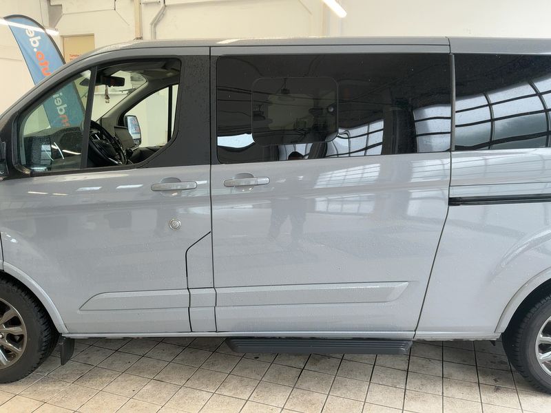 Ford Tourneo Custom 2.0 TDCi EcoBlue L2 Titanium — zdjęcie 4