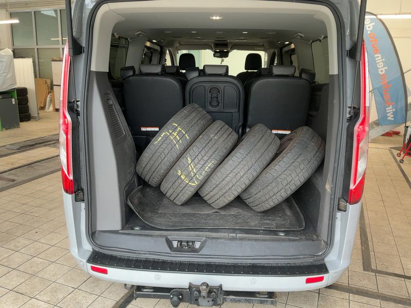Ford Tourneo Custom 2.0 TDCi EcoBlue L2 Titanium — zdjęcie 10