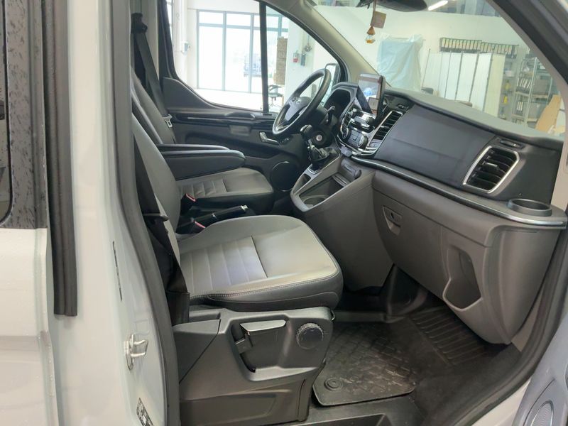 Ford Tourneo Custom 2.0 TDCi EcoBlue L2 Titanium — zdjęcie 11