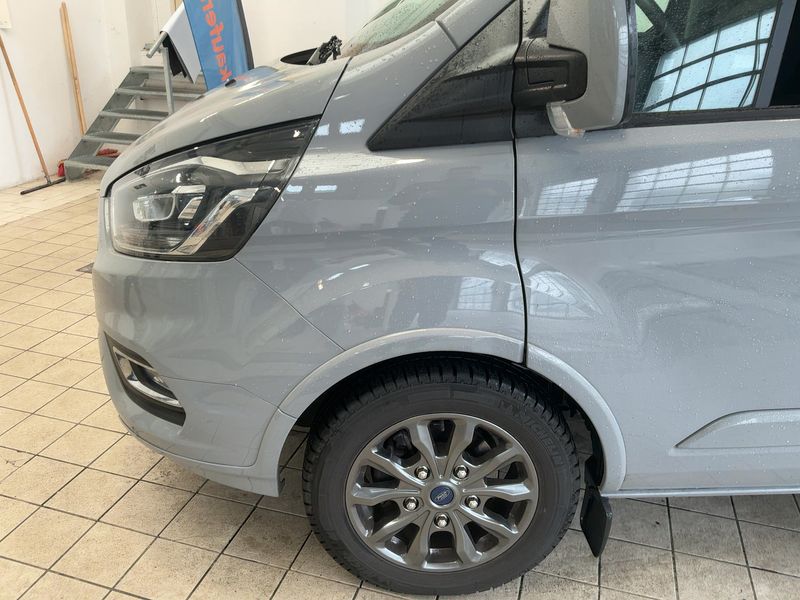 Ford Tourneo Custom 2.0 TDCi EcoBlue L2 Titanium — zdjęcie 2