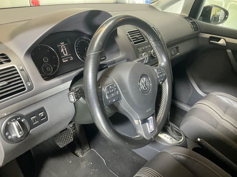 Volkswagen Touran 2.0 TDI Match 2012 – снимка 22