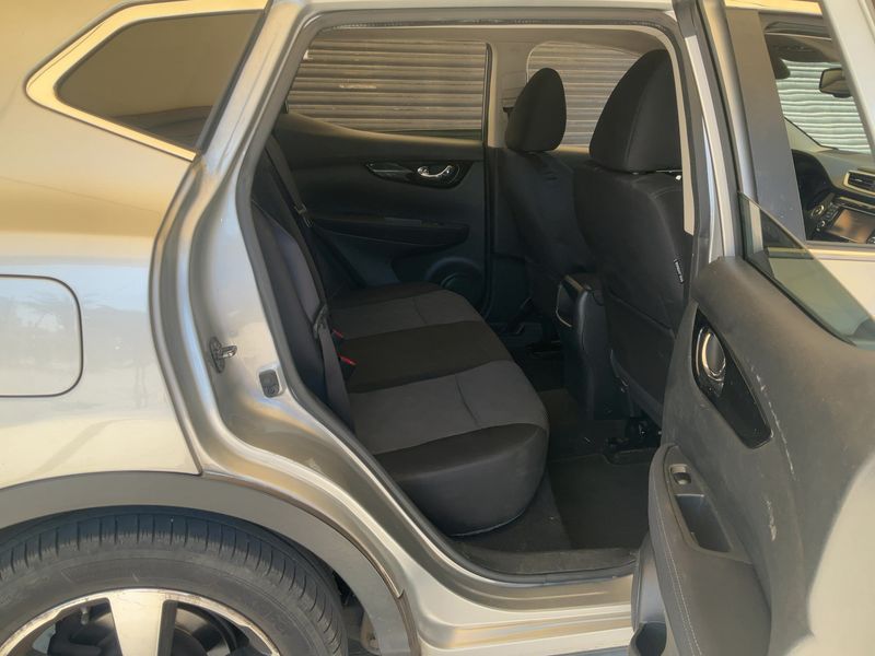 Nissan Qashqai 1.6 dCi N-Connecta 2016 – снимка 19