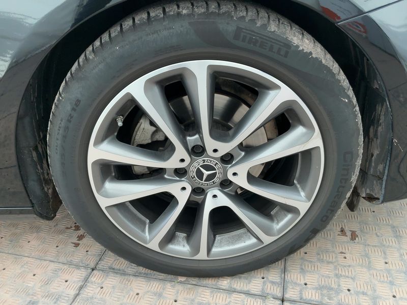 Mercedes-Benz E-Klasse E 200 d T Avantgarde 2019 – снимка 11