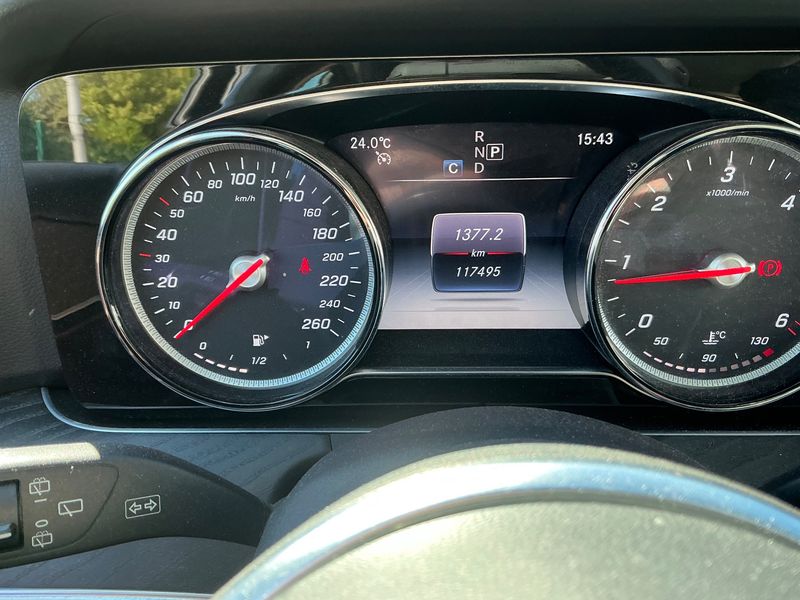 Mercedes-Benz E-Klasse E 200 d T Avantgarde — zdjęcie 13