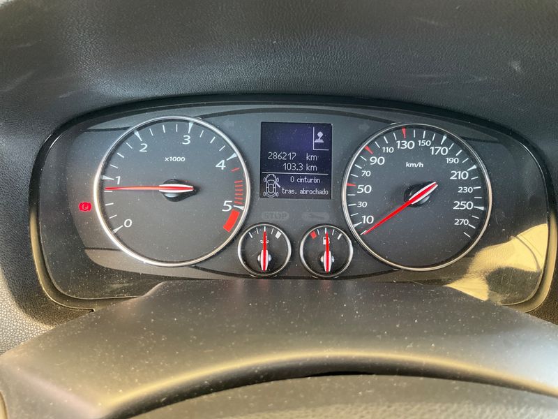 Renault Laguna 2.0 dCi BOSE Edition — zdjęcie 4