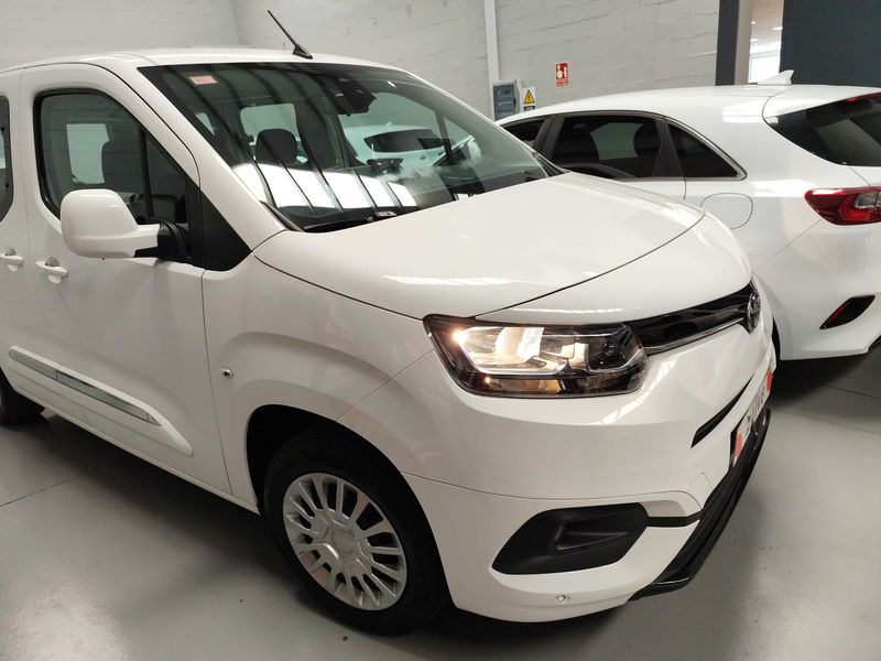 Toyota ProAce City 1.5 D-4D Combi L1 VX — zdjęcie 6