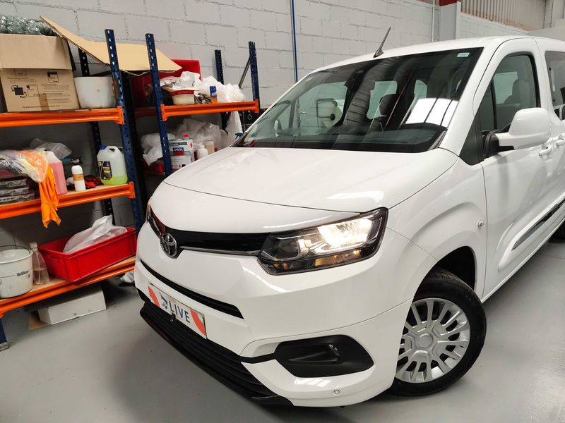 Toyota ProAce City 1.5 D-4D Combi L1 VX — zdjęcie 2