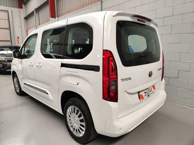Toyota ProAce City 1.5 D-4D Combi L1 VX — zdjęcie 3